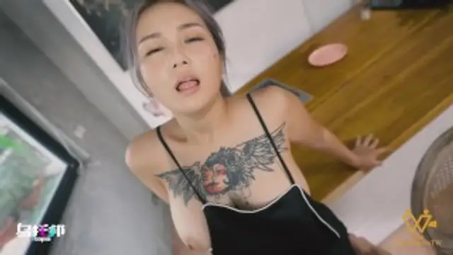 巨乳繼母勾引我老公不在家- Psychoporn 色控-精品力薦