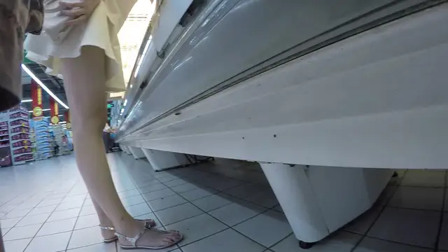 【新隱喻抄底】NYYCD-004 純淨無暇白衣氣質女