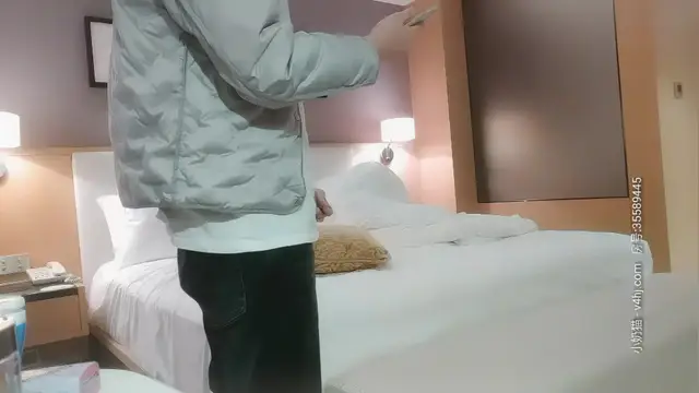 整體喝酒的女人